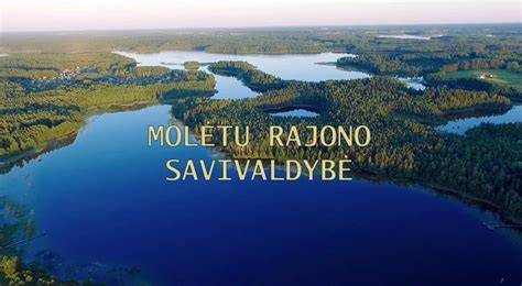 Molėtų rajono kraštovaizdis su uosio ir ąžuolo medienos projektais