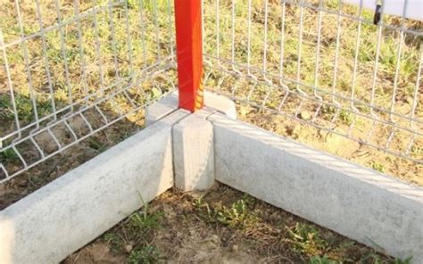Pagrindų svarba: pamatas ir stulpai užtikrina tvoros ilgaamžiškumą