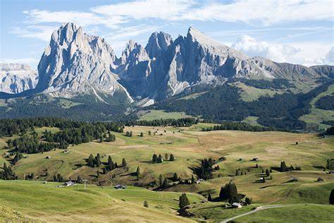Dolomito telkinių geografinė įvairovė Šiaurės Lietuvoje