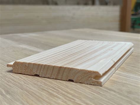 Medinės dailylentės iš skirtingų medienos rūšių