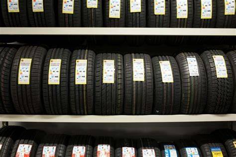 GAMINTOJAI: populiariausi akriliniai lakai ir jų taikymas