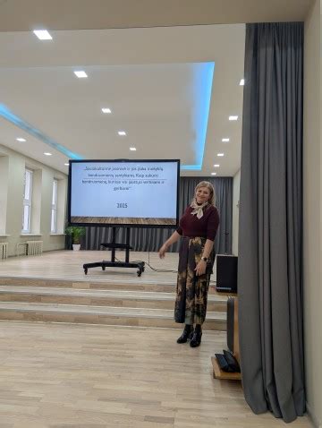 Tema: modernūs tapetai, įvairovė ir įtaka erdvei