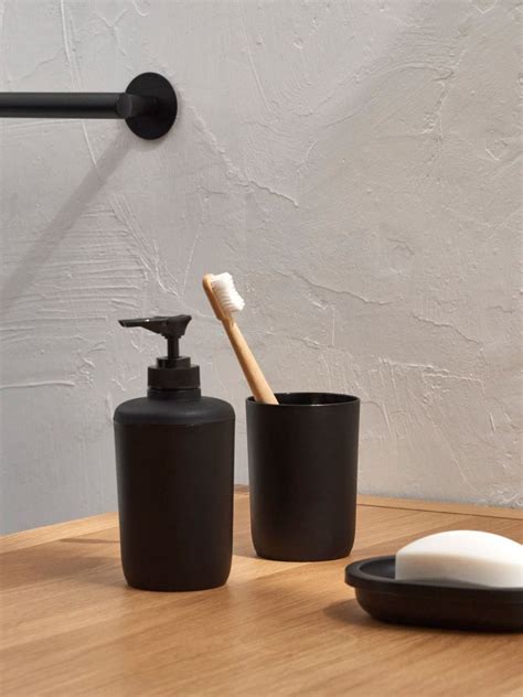 Vonios kambario aksesuarai ir apšvietimas