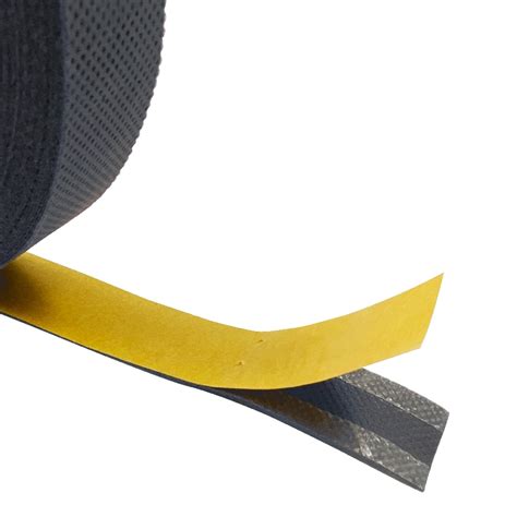 Schema, kaip veikia kvėpuojanti sandarinimo juostelė polikarbonatui