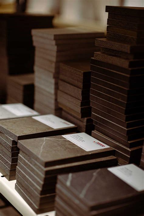 Medžiagų pavyzdžių ekspozicija salone