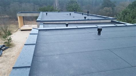 Plokščio stogo dangos medžiagos