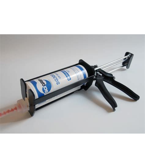 Dvikomponenčių klijų maišymo pavyzdys