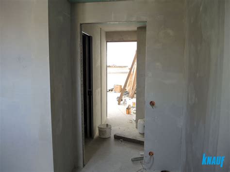 Durų angos formavimas gipskartonio pertvaroje