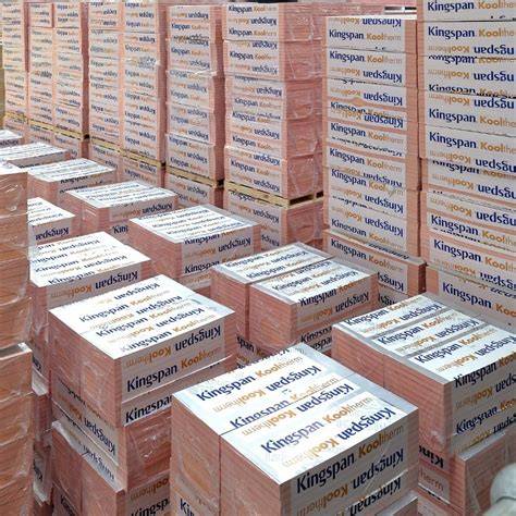 Kingspan Kooltherm serijos plokščių gamybinė nuotrauka