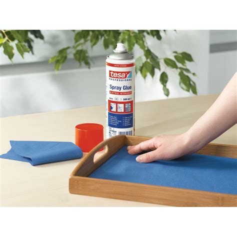 Purškiami klijai ant įvairių paviršių