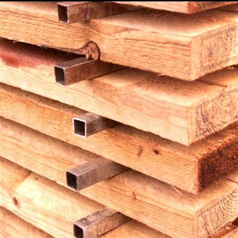 Džiovintos ir nedžiovintos medienos palyginimas