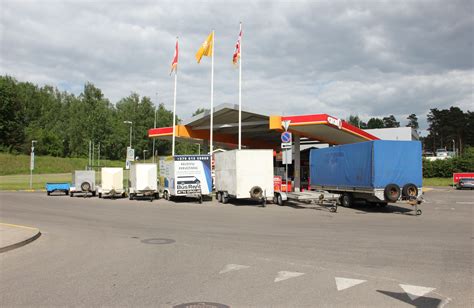 Priekabų nuomos procesas ir patogus nuvežimas į supirkimo aikštelę