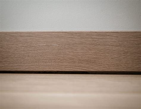 stipriai užterštos grindys prieš valymą