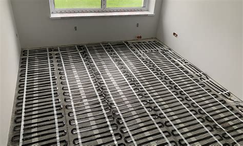 Elektrinis grindinis šildymas vonios kambaryje