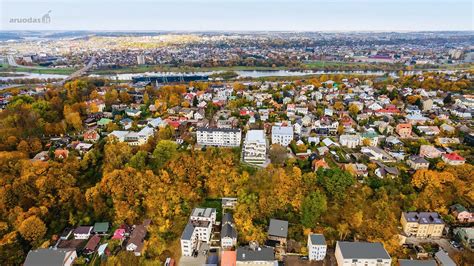 Kauno miesto panorama su universiteto pastatais