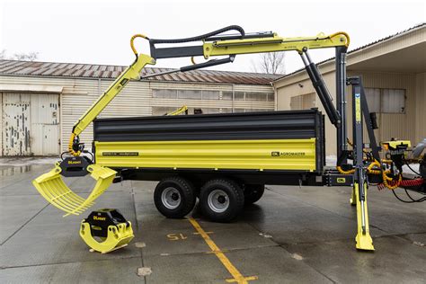 Medienvežis su manipuliatoriumi