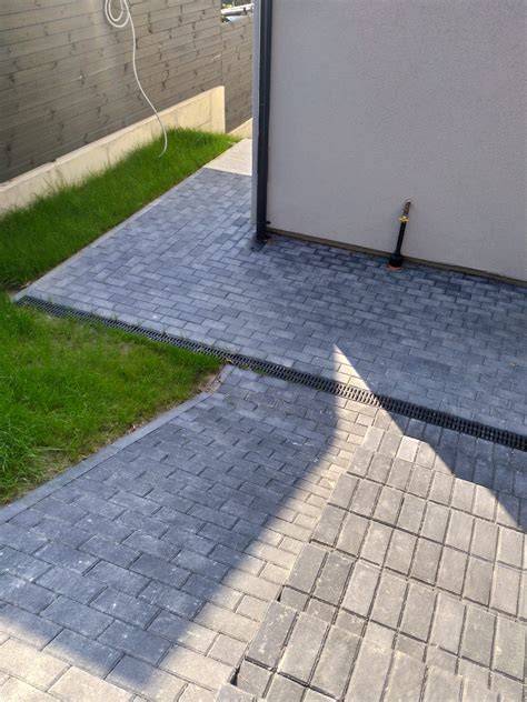 Difuzinių plėvelių klojimo išdėstymo pavyzdžiai prielatakiuose ir stoglatakiuose