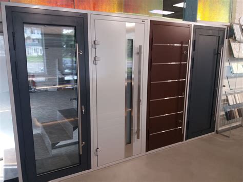 Priedai aliuminio durų profiliams