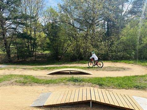 Schema dviračių tako konstrukcijos su žvyro ir skaldos sluoksniais