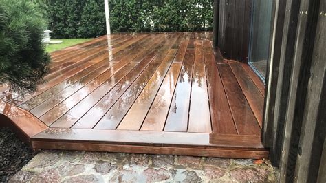 Medinės terasos priežiūra ir atnaujinimas