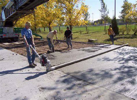cilindrinė betono glaistyklė Lura Screed ant betono takelio