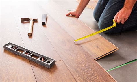 Įrankiai grindų klojimo darbams