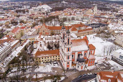 Vilniaus senamiesčio reljefas su upių žymėmis - infografika apie istorines upių transliacijas