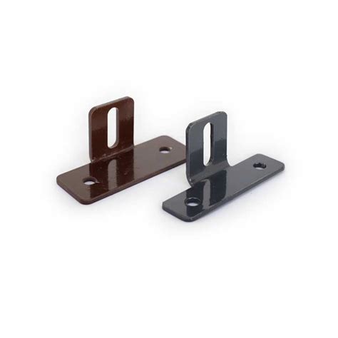 Skersinių laikiklių tipai tvirtinimui prie tvoros stulpų