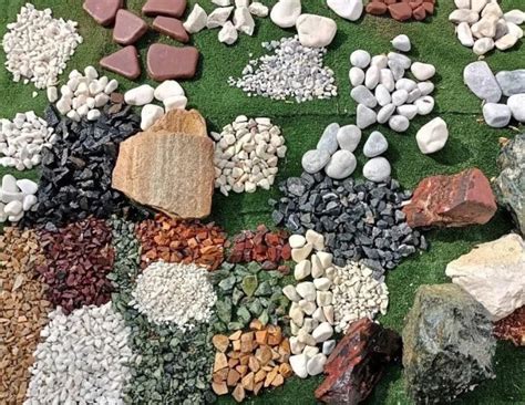 Įvairių spalvų ir frakcijų dekoratyvinė skalda