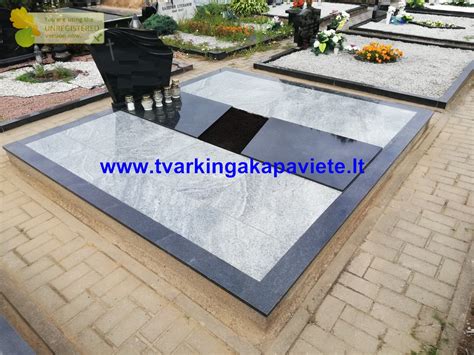 Granito plytelės kapavietėje
