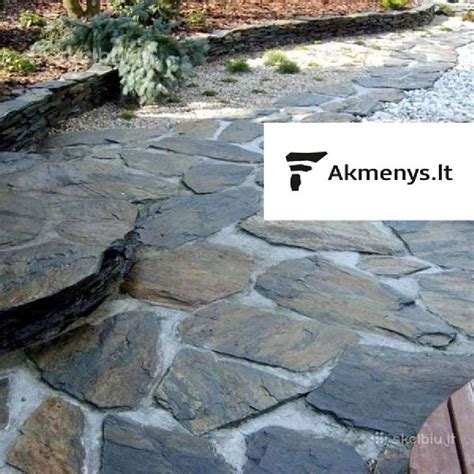 Kapaviečių apdailos idėjos: modernios linijos ir natūralus akmenys