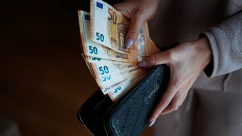 Infografika apie pensijų indekso pokyčius