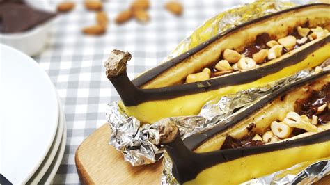 Grilio patiekalas: bananai su šokolado įdaru