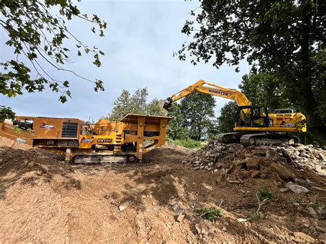 Betono mišinio ir akmenų išdėstymas formoje