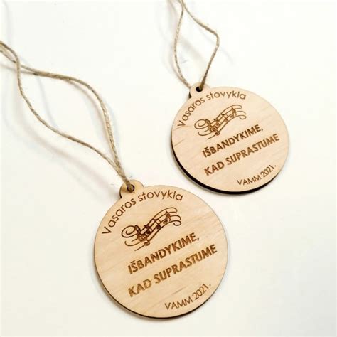 Lazerinis graviravimas ant medžio