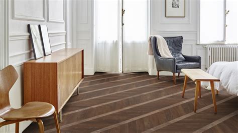 vinilinių grindų imitacija