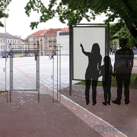 Šiuolaikinis miesto informacinis stendas su plakatais