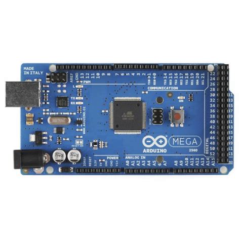 Arduino plokštė su prijungtais komponentais