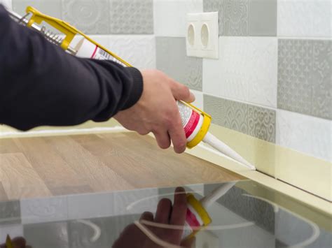 Senų silikono likučių šalinimas