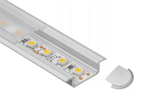Grafinis vaizdas: LED profiliai su GOLA 8006 ir 8007 įrengimo schema