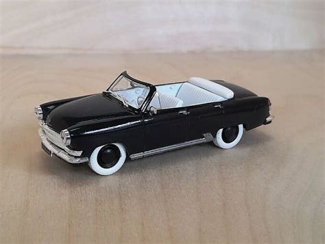 Automobilio modelis aerodinaminiame vamzdyje