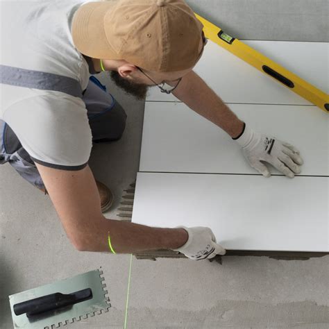 sienų ir grindų plytelių palyginimas