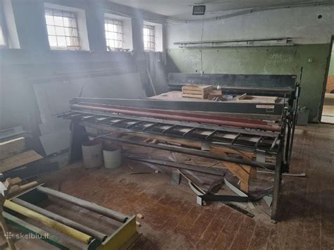 Gamybinių įrenginių nuotrauka: skardos lankstymo staklės ir įrankiai