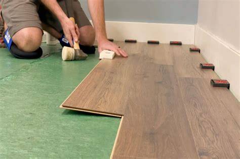 Laminato plaukiojantis montavimas ir šildymos pradžia