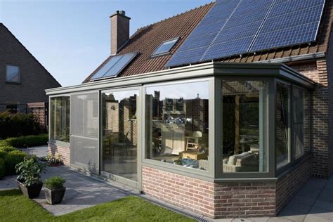 Įvairių tipų pjūklų ir oblių nuotraukos