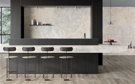 virtuvės plytelės su marmuro efektu