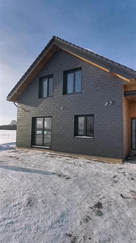 Foto: Pilies apartamentų fasadas ir kiemo erdvės