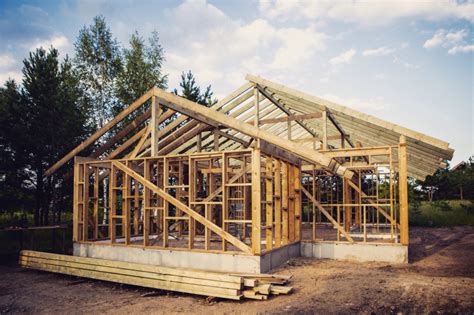 OSB plokščių montavimas ant sienos karkaso