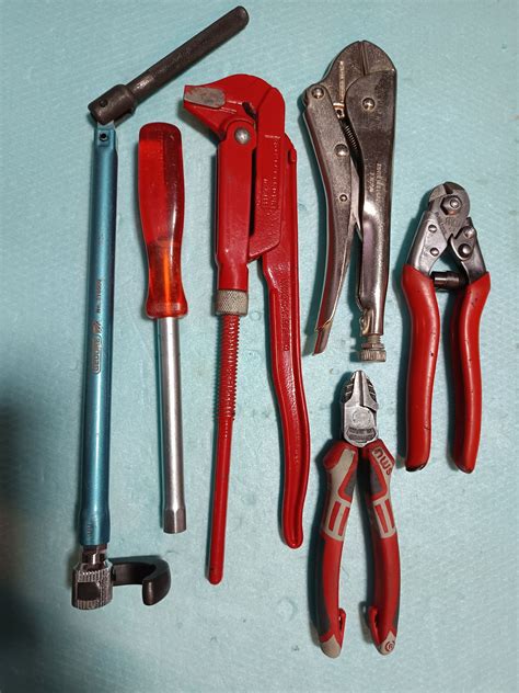 Rinkinių ir įrankių įvairovė populiariausiose ženklo linijose (Rothenberger, Gedore, KS Tools)