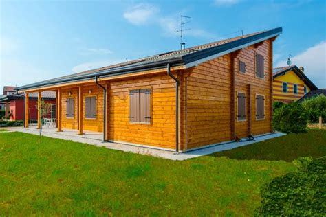 Skydinių namų fasadai: gamybos ir montavimo įtaka kokybei